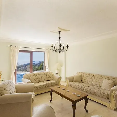Villa Otantik *